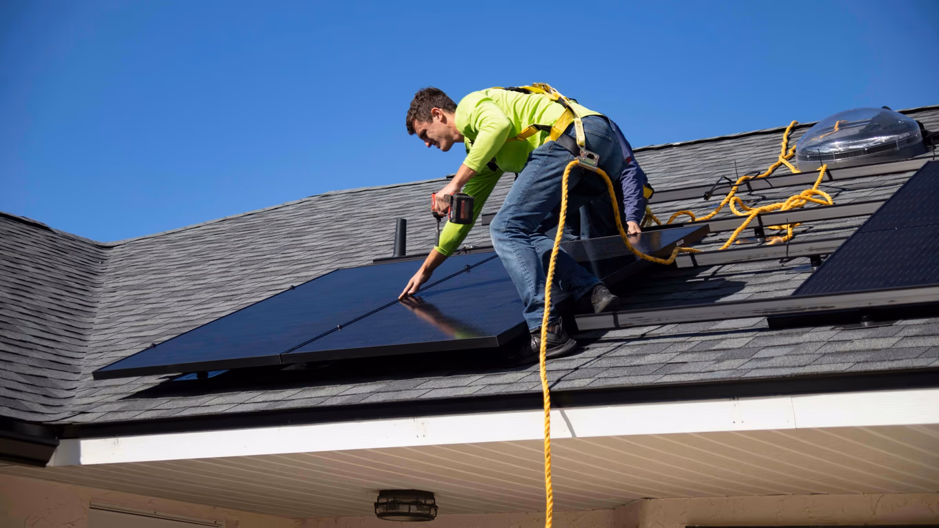 Panneaux solaires : devenez producteur de votre propre énergie avec Elysmart